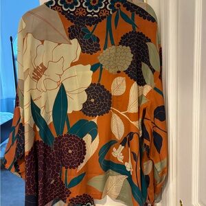 Beautiful Powder Designs kimono great fall colors. Soft flowing rayon, roomy fit